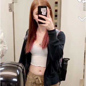 Meet your Posher, Amelia